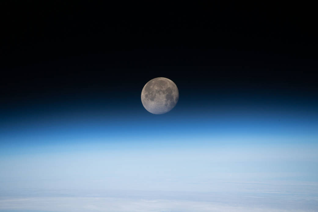 Image Nasa de la lune prise par la station internationale