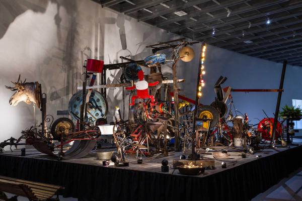 Grande sculpture de Jean Tinguely