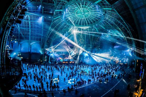 Patinoire du Grand Palais des Glaces, vue de nuit